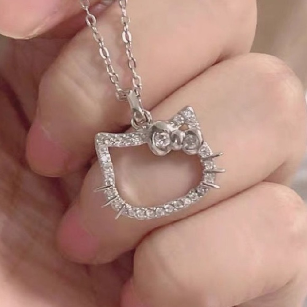 NEW Hello Kitty Necklace